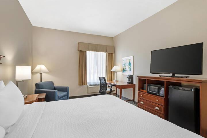 Best Western Plus Executive Hotel & Suites