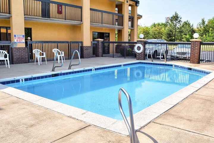 Pool 7 of 37