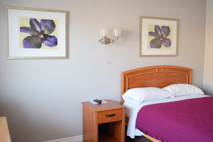 Room 25 of 42