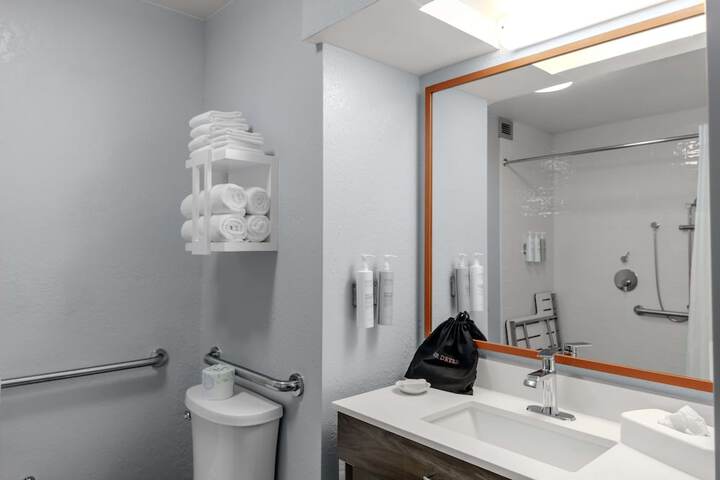 Room 20 of 32