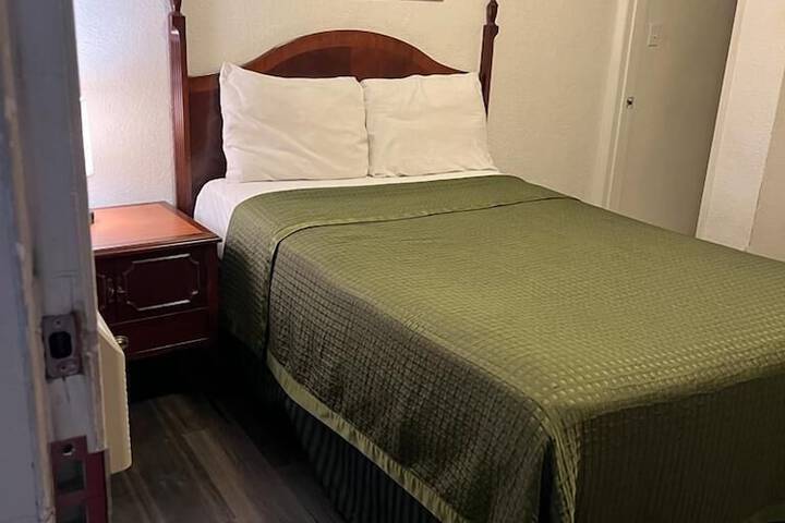 Room 39 of 49