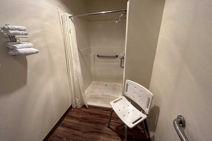 Room 53 of 70