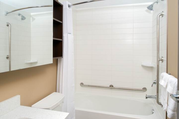 Room 17 of 22