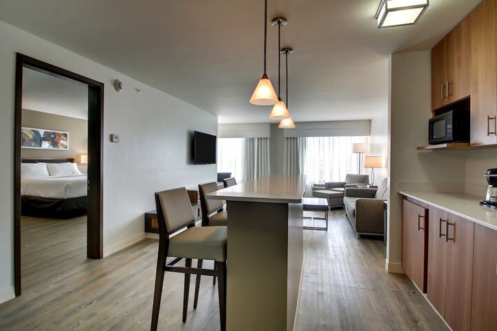 Holiday Inn & Suites Peoria at Grand Prairie by IHG