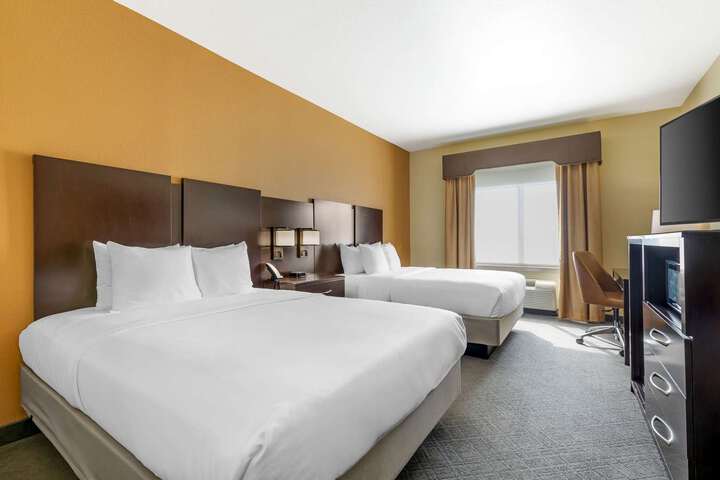 Comfort Inn & Suites (Formerly Executive Inn & Suites Mexia)