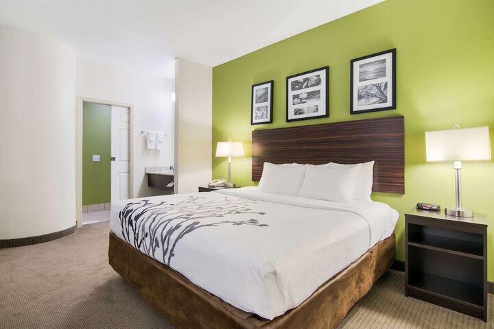 Room 25 of 57