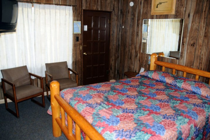 Room 28 of 44