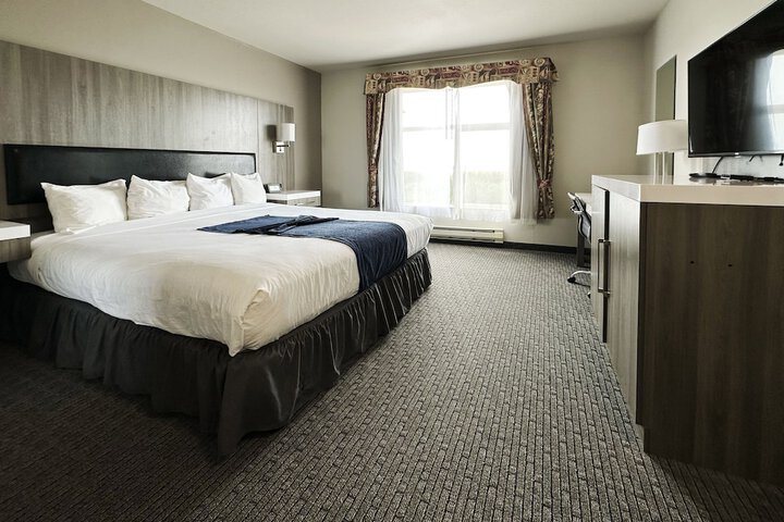 BayVue Hotel Resort and Suites