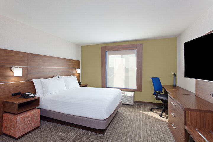 Room 11 of 22