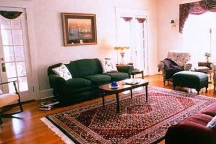 Far View - a Bed & Breakfast Estate