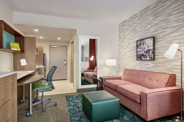 Room 32 of 43