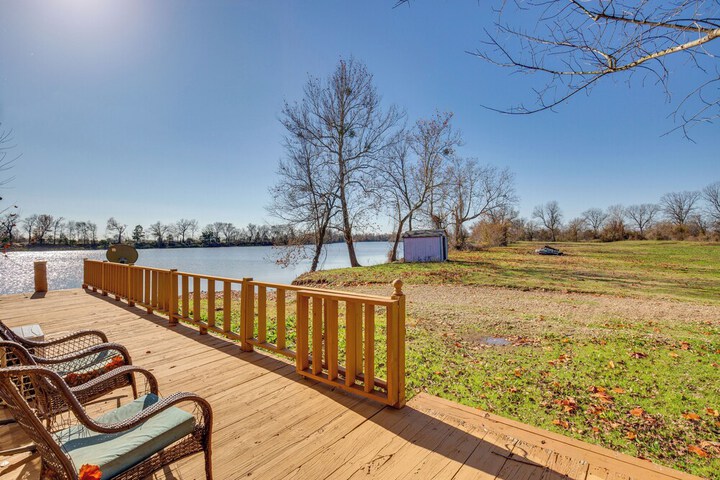 Private Lake On-site: Secluded Retreat in Grant!