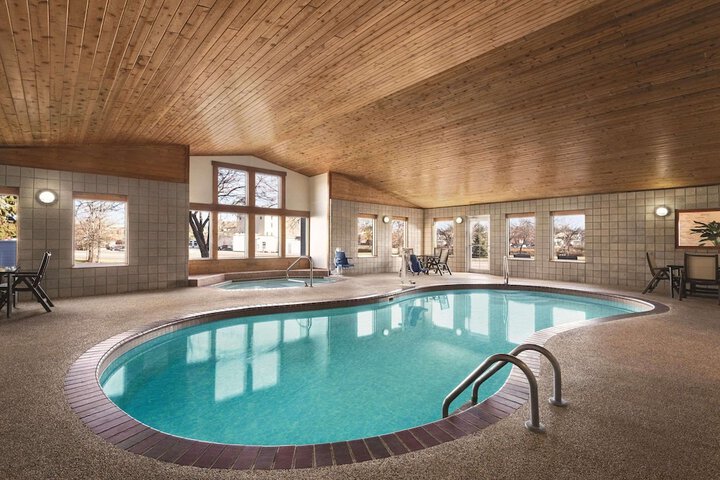 Pool 4 of 26