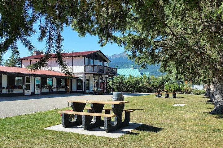 Yellowhead Motel