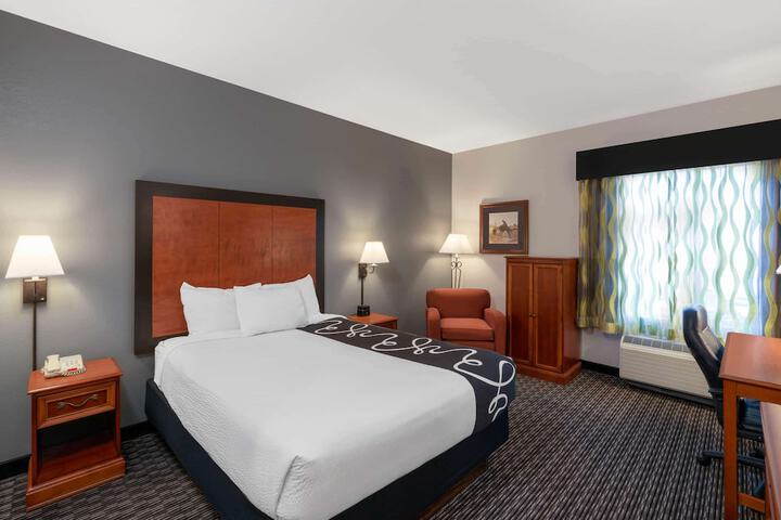 La Quinta Inn & Suites by Wyndham Rifle