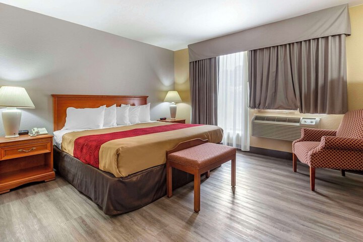 Room 4 of 23