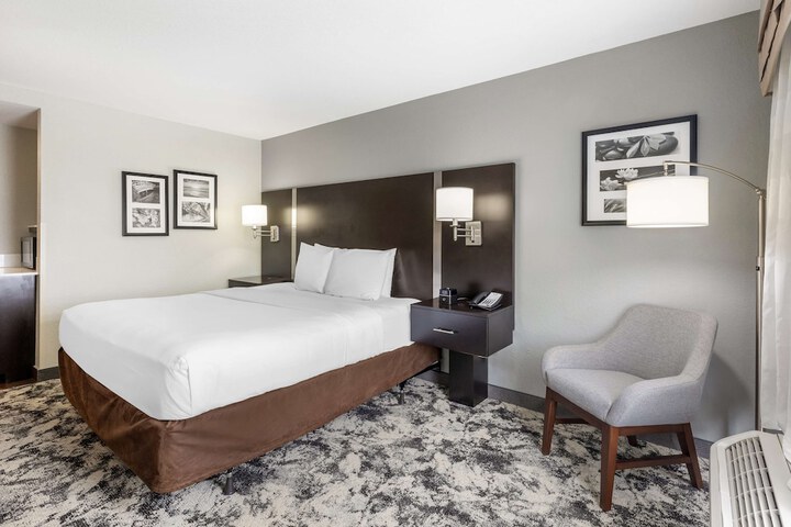 Room 30 of 44