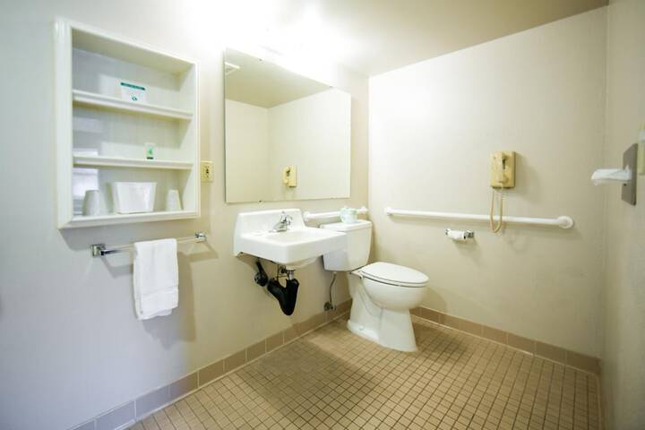 Room 14 of 21