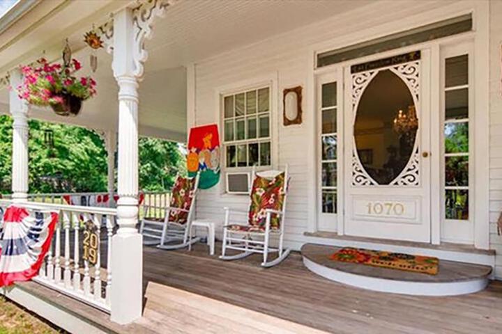 West Tisbury Inn
