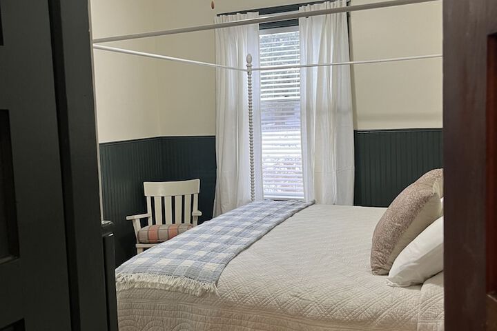 Room 118 of 162