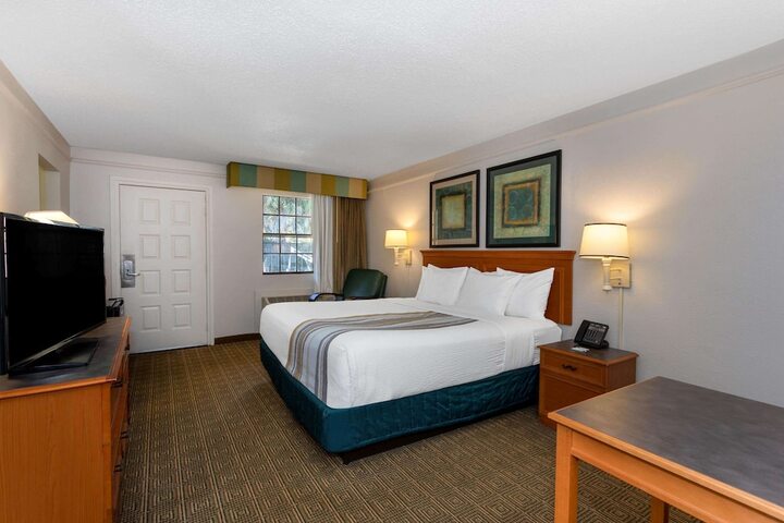 Room 54 of 58