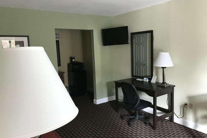 Room 9 of 25
