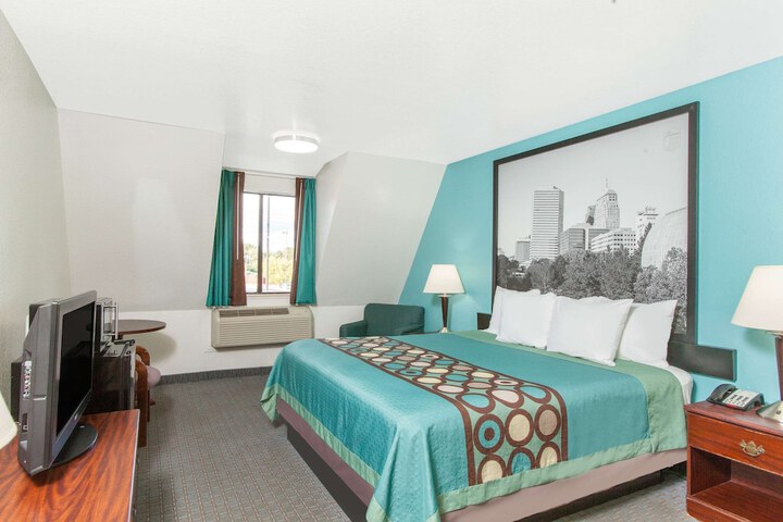 Super 8 by Wyndham Sallisaw