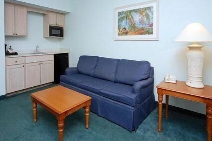 Room 32 of 35