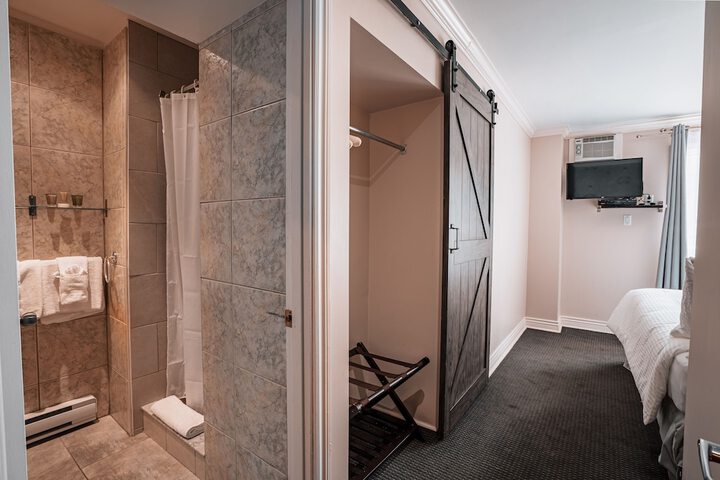 Room 41 of 64