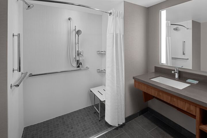 Room 14 of 42