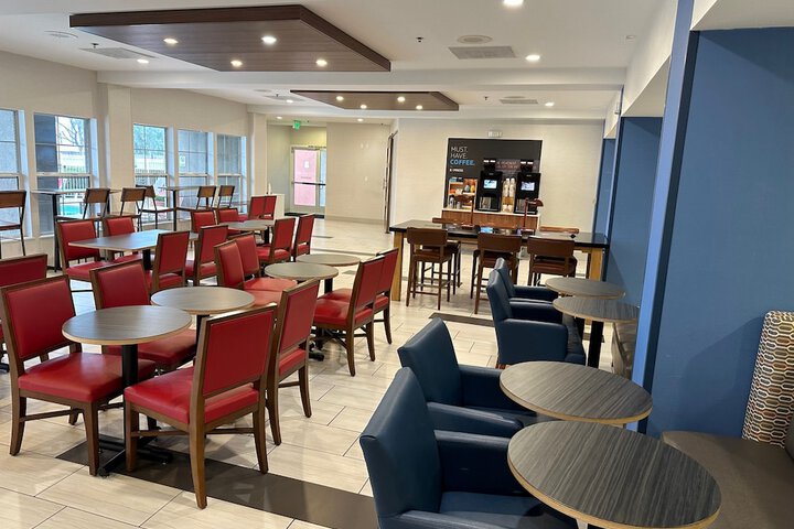 Holiday Inn Express Hotel & Suites Tracy by IHG