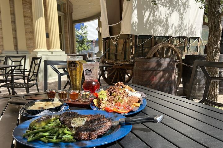 Dining 63 of 76