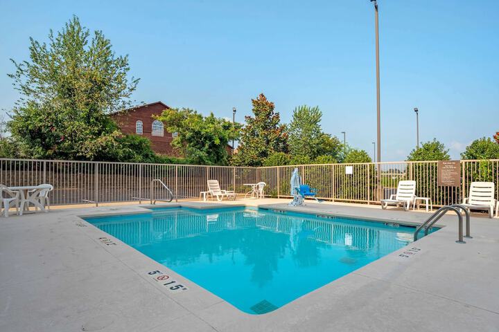Pool 3 of 28