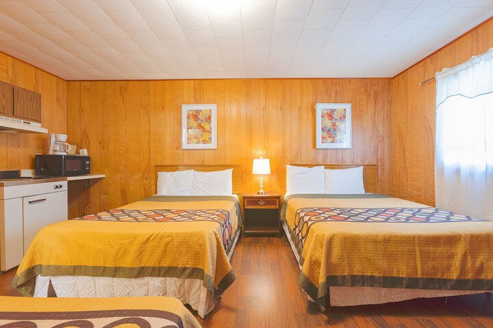 Room 34 of 62