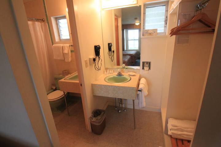 Room 40 of 71