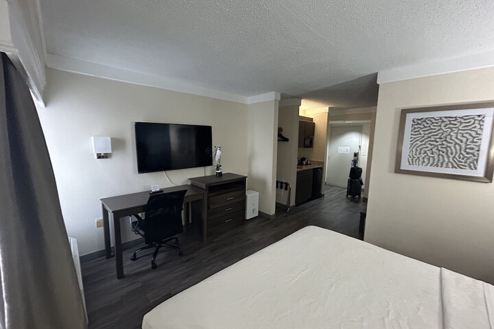 Room 19 of 38