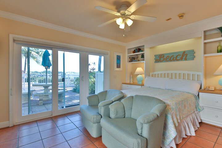 Tortuga Inn Beach Resort