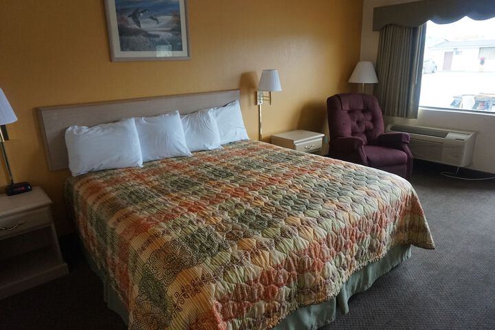 Room 11 of 30