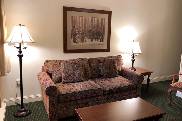 Room 25 of 37