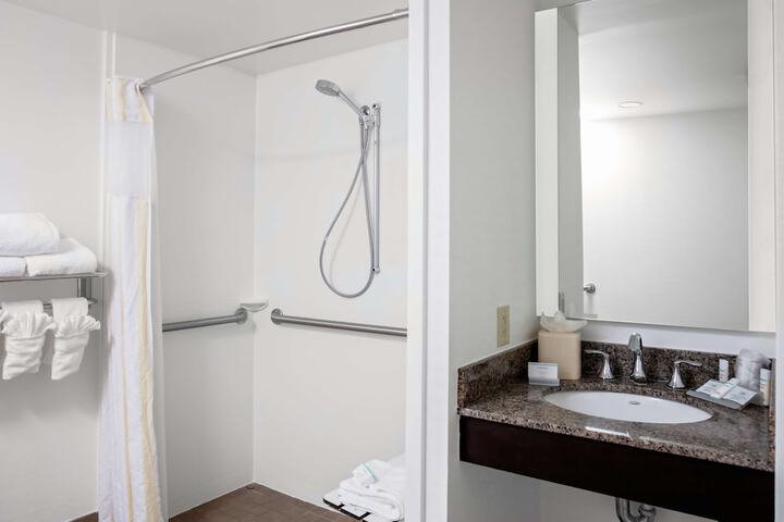 Room 20 of 38