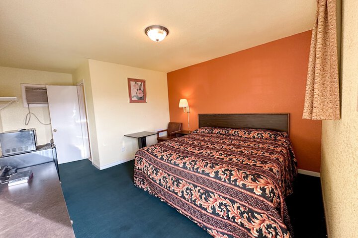 Room 4 of 23