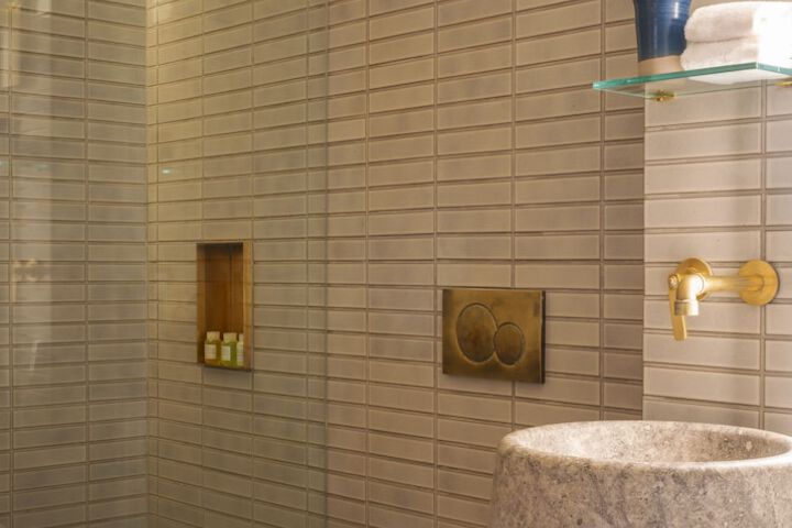 Room 9 of 40