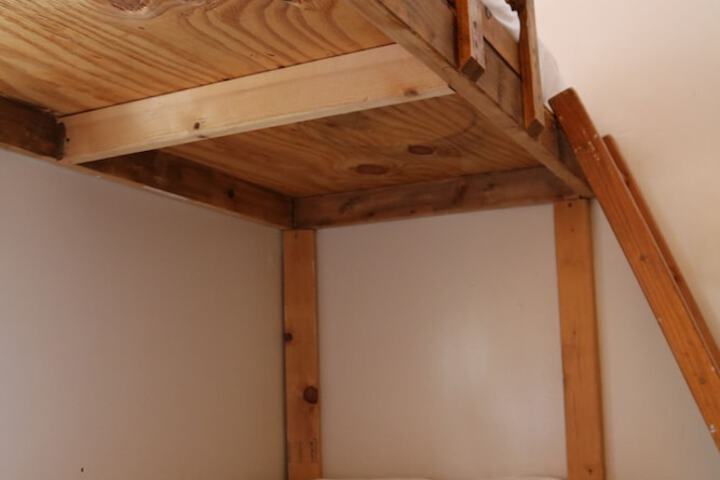 Room 42 of 74