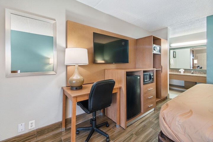 Room 40 of 91