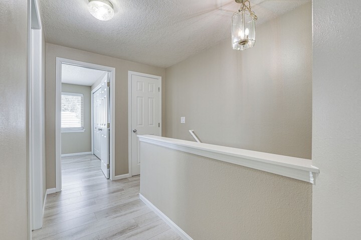 5 Mi to Ski Resort: Mtn-view Townhome in Dillon