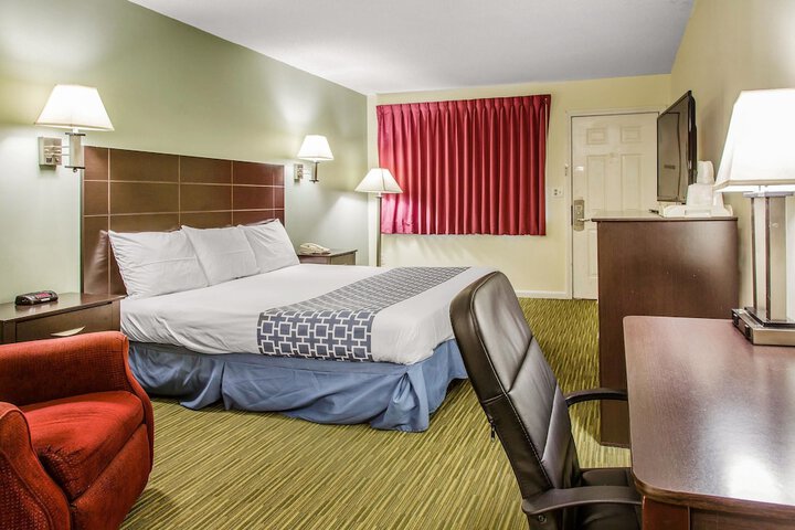 Room 15 of 18