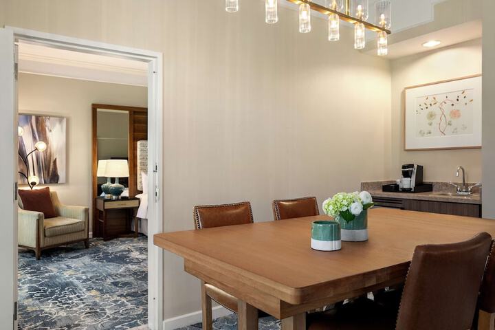 Room 32 of 154