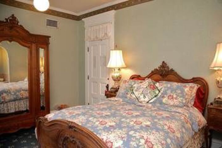 The Grand Anne Bed & Breakfast