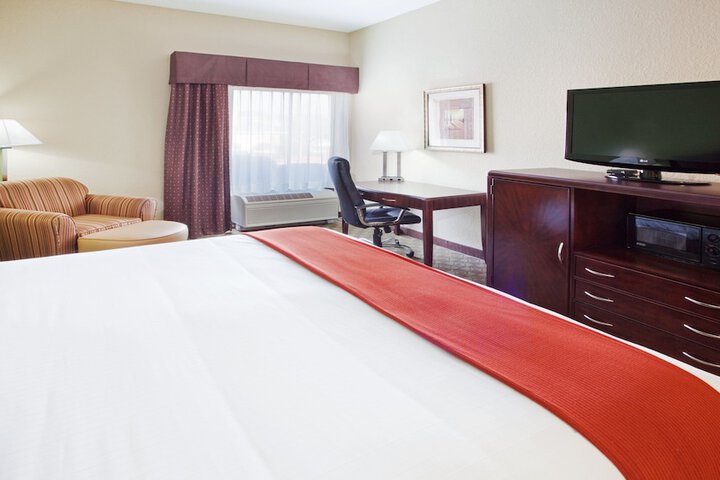 Room 12 of 30