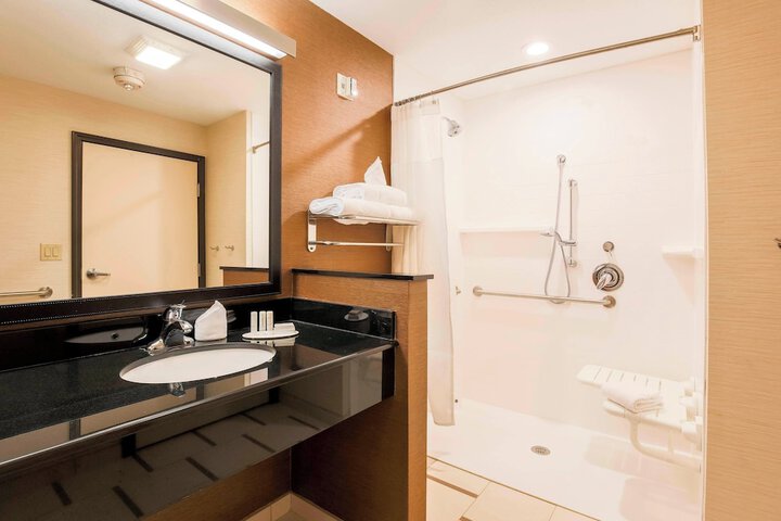 Room 16 of 27